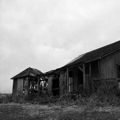Abandoned barn on J-59
