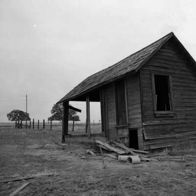 Abandoned feed shed on J-59