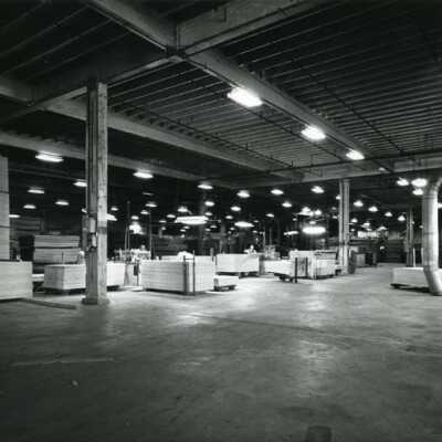 Photo of the sorting floor of the plywood section of the mill