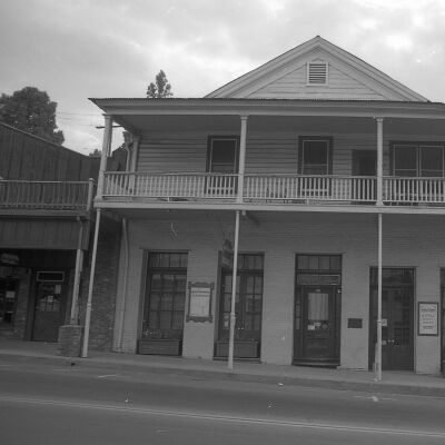 49 N. Washington St., Sonora