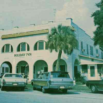 Holiday Inn Apartments