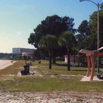 Gulfport Beach, shelters