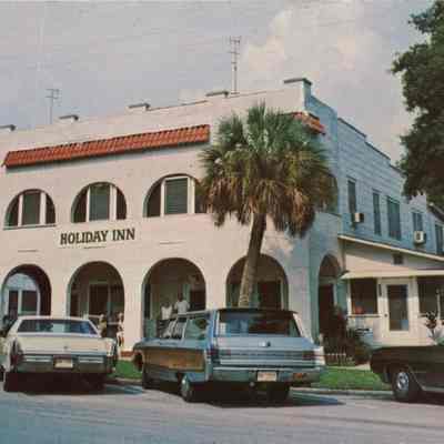 Holiday Inn Apartments