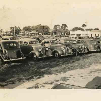 Cars on Shore Blvd