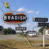          Photograph taken by Debra Jane Seltzer around 2008-2011 of Bradish Signs Sign at https://www.roadarch.com/signs/va2.html#bradish
   