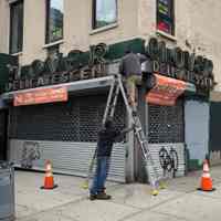          Clover Deli Neon Sign picture number 3
   
