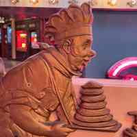          Howard Johnson's Carved Wood Display Sign picture number 2
   