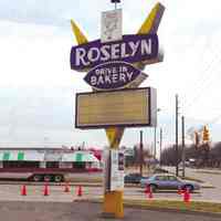          Roselyn Drive-In Bakery Neon Sign picture number 5
   