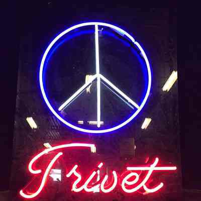 Frivet Mercedes Benz Neon Sign