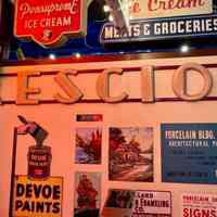          Crescio's Marbled Porcelain Sign picture number 3
   