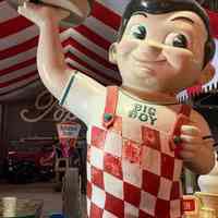          Elias Brothers Rotating Big Boy picture number 1
   