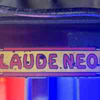          Claude Neon Salesman Sample Kit picture number 2
   