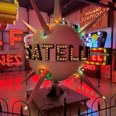 Satellite Shopland Sputnik Sign