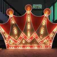 Best Western Lightbulb Crown Sign