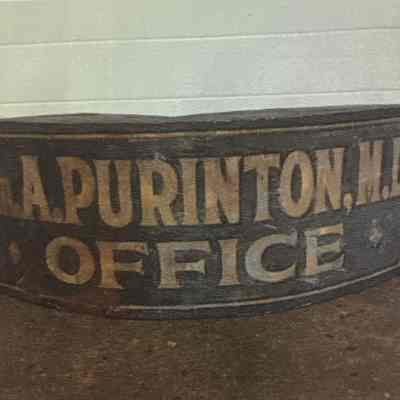 Wooden Corner Doctor Sign
