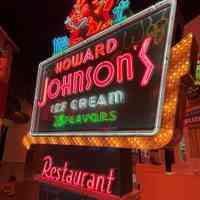          Howard Johnson's Large Neon Sign picture number 3
   