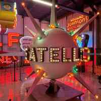          Satellite Shopland Sputnik Sign picture number 2
   