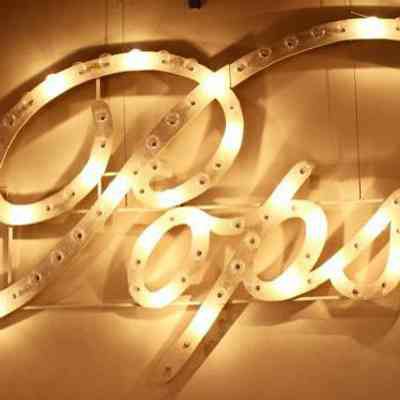 POPS Lightbulb & Metal Lettering Sign