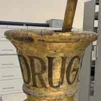 Mortar & Pestle Gold Leaf Trade Sign