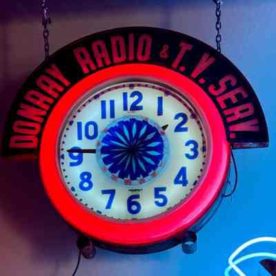 Donray Radio Neon Clock Sign
