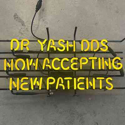 Yash Dentist Neon Sign