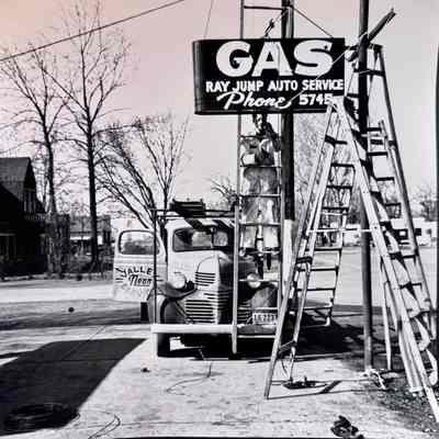 Valley Neon Company - Installing Gas Sign