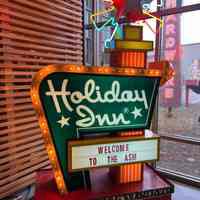          Holiday Inn Great Sign Scale Model picture number 3
   