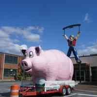          Kahnie Fiberglass Pig Mascot picture number 2
   