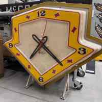 Superior Plastic Arrow Clock Sign