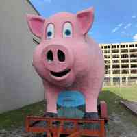Kahnie Fiberglass Pig Mascot