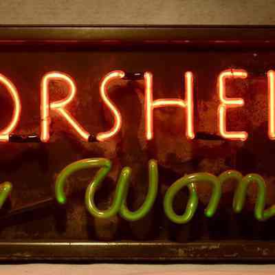 Florsheim Shoes for Women Point-of-Purchase POP Neon Sign