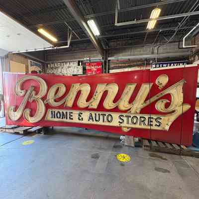 Benny's Home & Auto Neon Sign