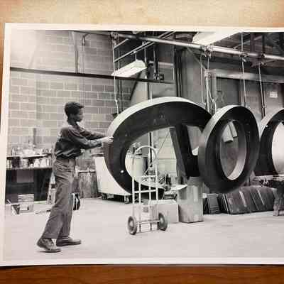 United Airlines Shop Photograph