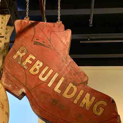 Rebuilding Shoe-Shaped Metal Trade Sign
