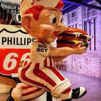          Frisch's Big Boy Statue Sign picture number 2
   