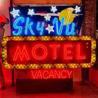          SkyVu Motel Porcelain Enamel, Lightbulbs, Plastic & Neon Sign picture number 3
   