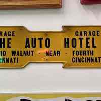 Auto Hotel Arrow Sign