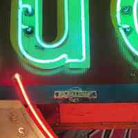         Drugs Double-Faced Arrow Neon & Lightbulb Sign picture number 2
   