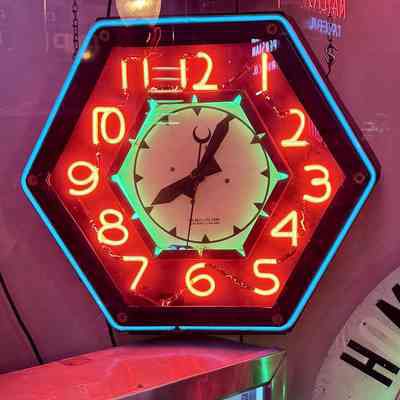 Attentioneer Neon Clock