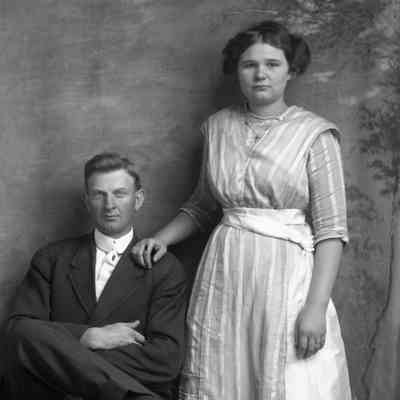 Maurice M. Starner & Dorothy Starner (Willet) ? or Ada Starner (Eckard) ?