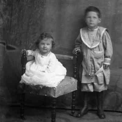2 young children