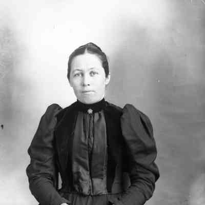 Emma (Circle) Helwig ?