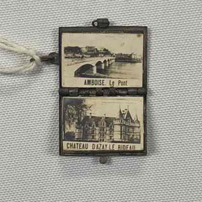 Lower: “CHATEAU DAZAYLE RIDEAU” Upper: “AMBOISE. Le Pont”