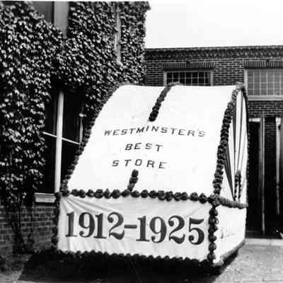 Nusbaum & Jordan parade float