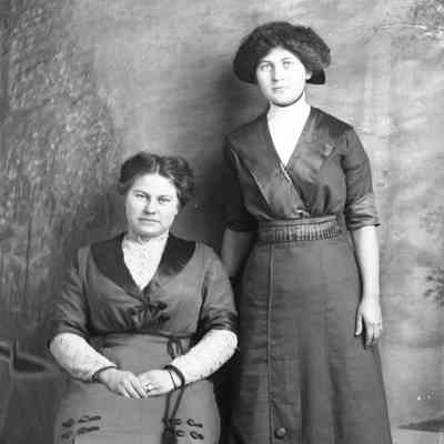 2 women