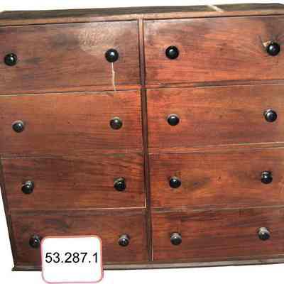 chest of drawers