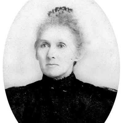 Walden, Caroline Bennett