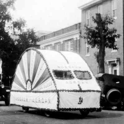 Nusbaum & Jordan parade float