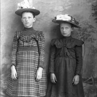 Alma (Myers) Kemper & Cora (Myers) Pence - sisters