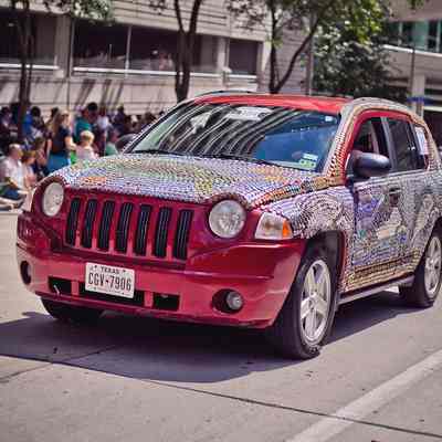 154, Bottle cap car, Tina Pilgram